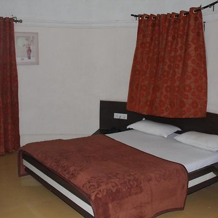 Hotel Tapovan Nashik Bagian luar foto