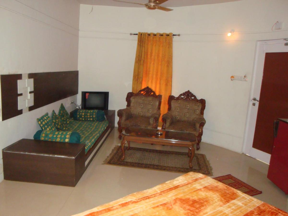 Hotel Tapovan Nashik Bagian luar foto