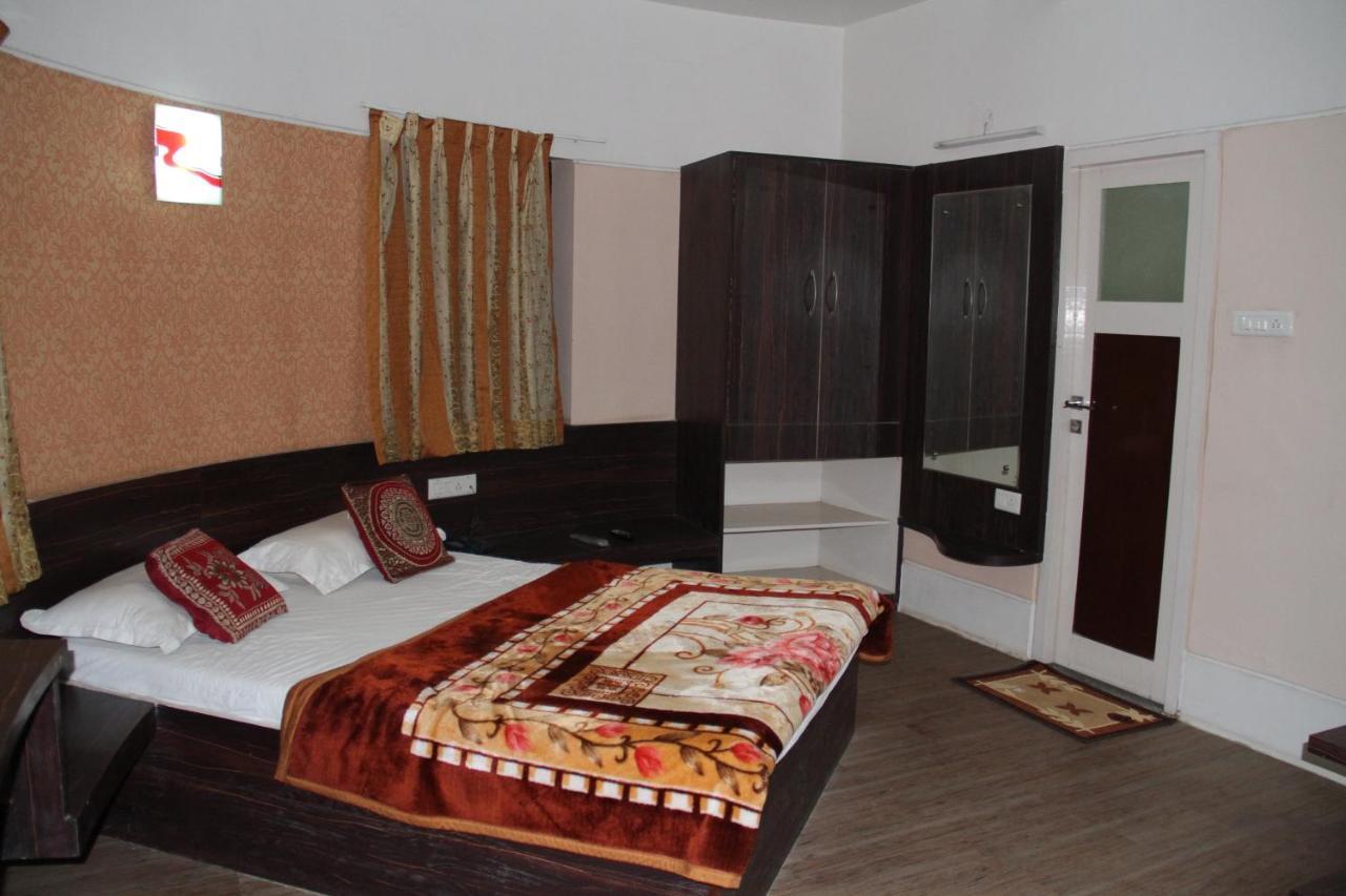 Hotel Tapovan Nashik Bagian luar foto