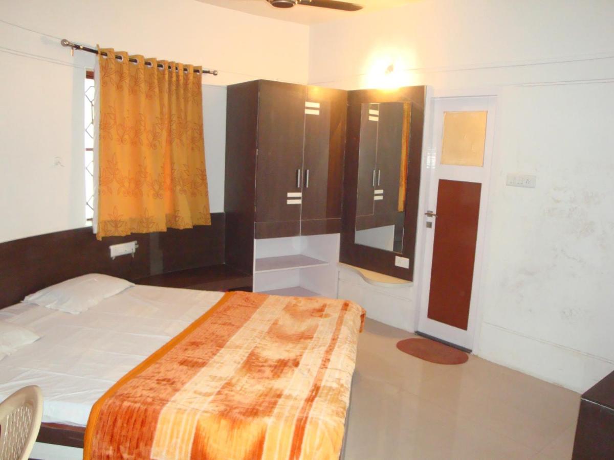Hotel Tapovan Nashik Bagian luar foto