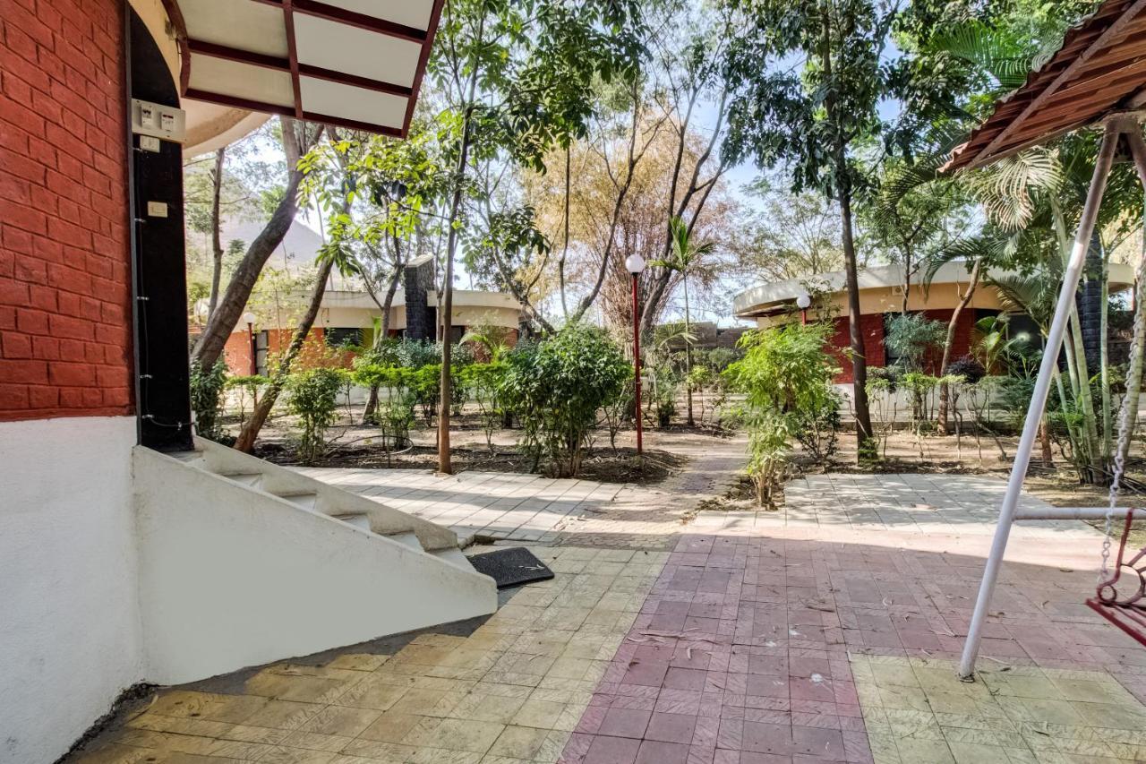 Hotel Tapovan Nashik Bagian luar foto