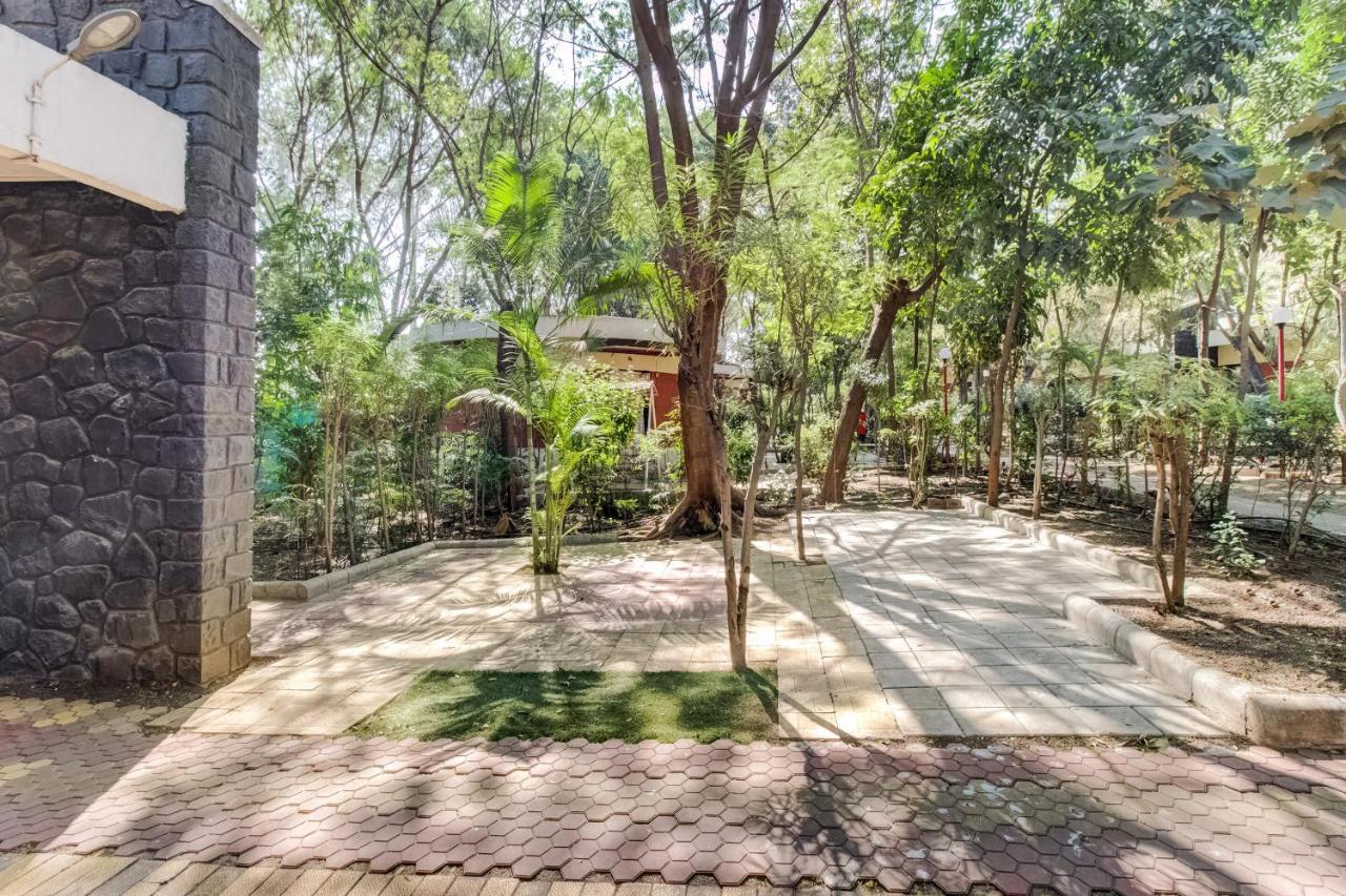 Hotel Tapovan Nashik Bagian luar foto